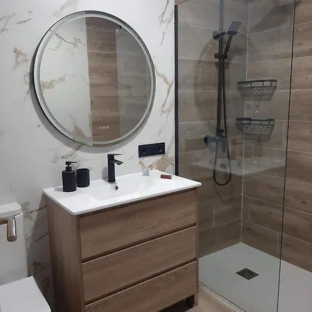 Vigo, Alquilo Piso Grande, Ideal Vacaciones Lejlighed